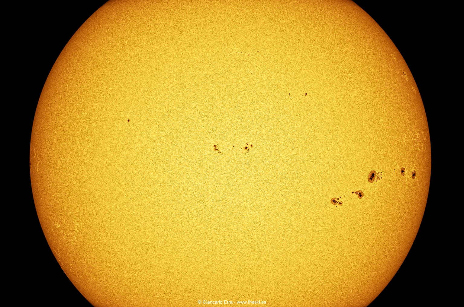 Sun photosphere in white light